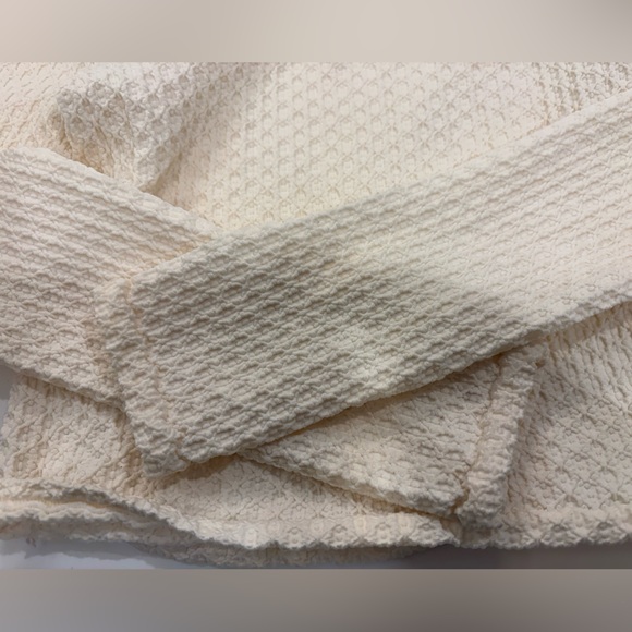 Aritzia - Scrunchee Winsome Longsleeve - Picture 5 of 7